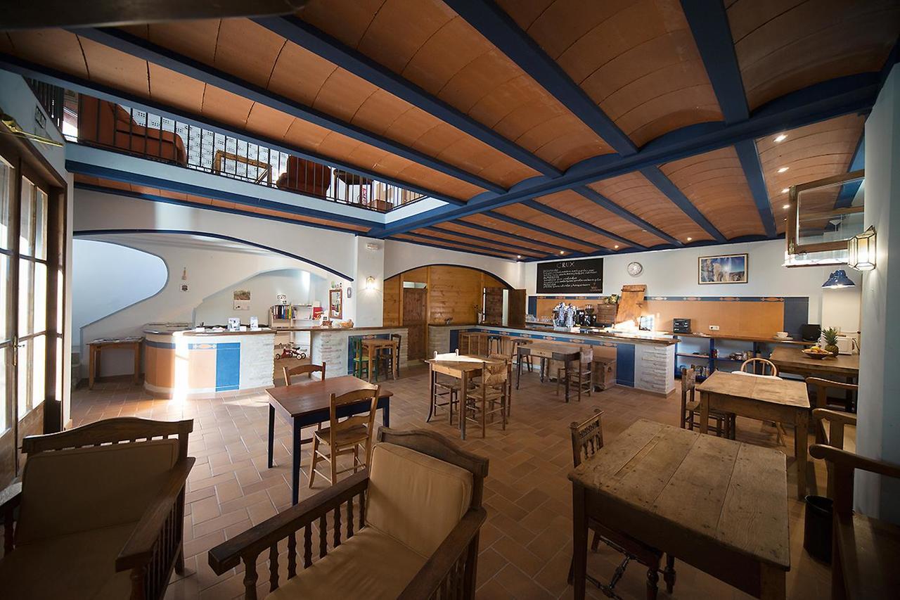 Crux Albergue Adahuesca Buitenkant foto