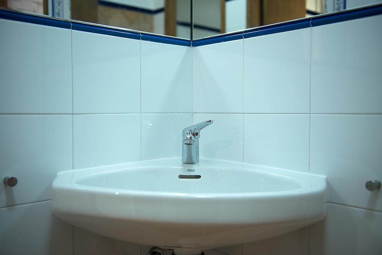 Crux Albergue Adahuesca Buitenkant foto