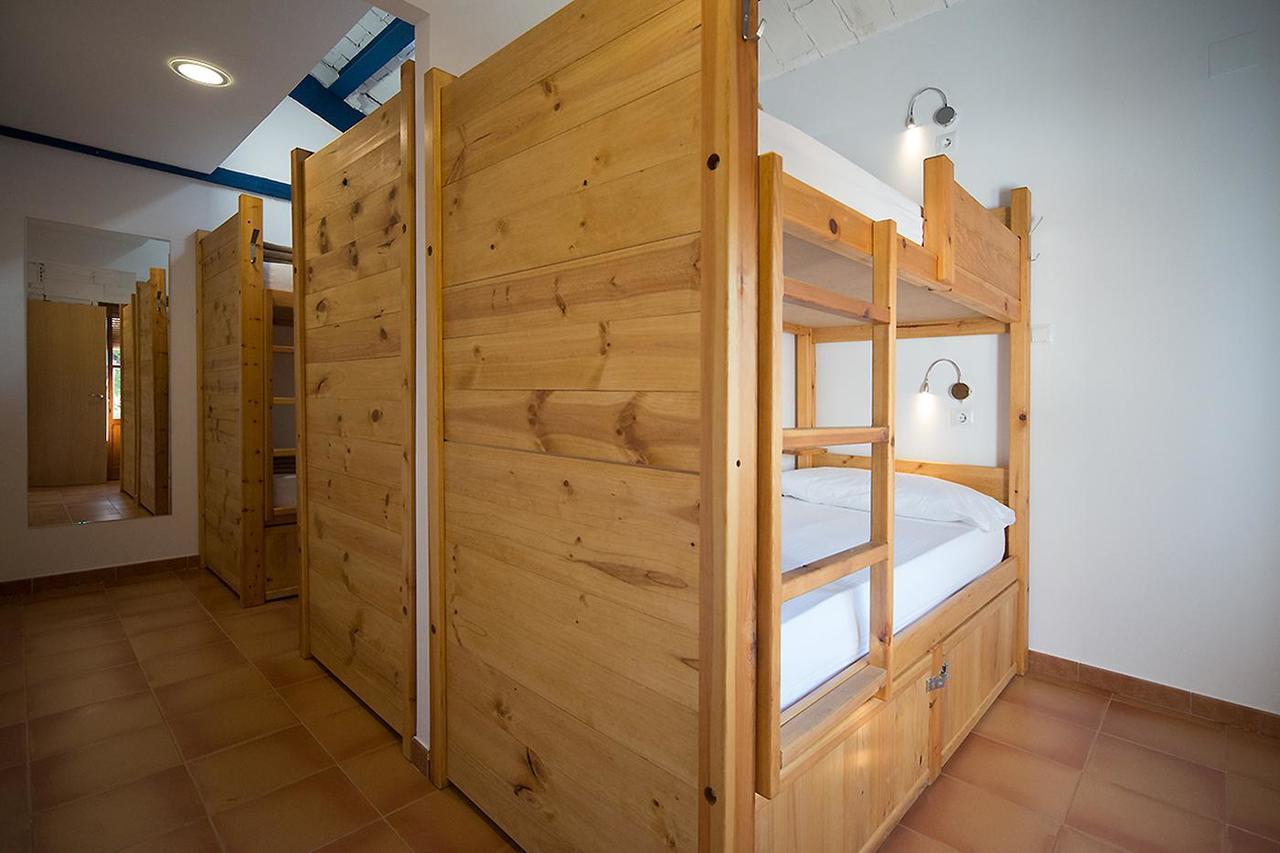 Crux Albergue Adahuesca Buitenkant foto