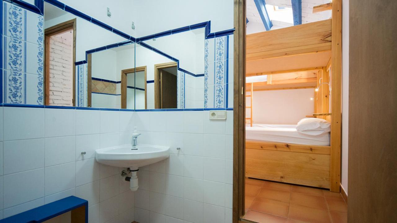 Crux Albergue Adahuesca Buitenkant foto